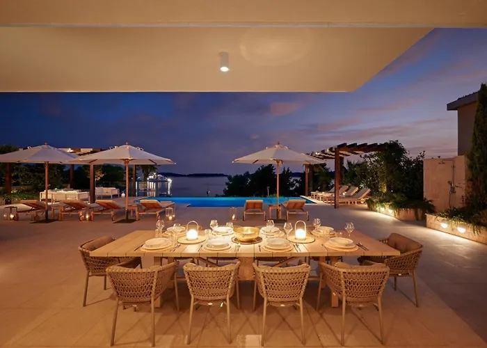 Luxury Hvar Deluxe Palace 1 With Heated Pool, Gym And Sauna