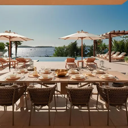 Willa Luxury Hvar Deluxe Palace 1 With Heated Pool, Gym And Sauna *