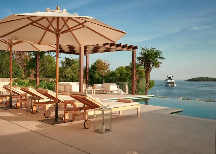 Luxury Hvar Deluxe Palace 1 With Heated Pool, Gym And Sauna